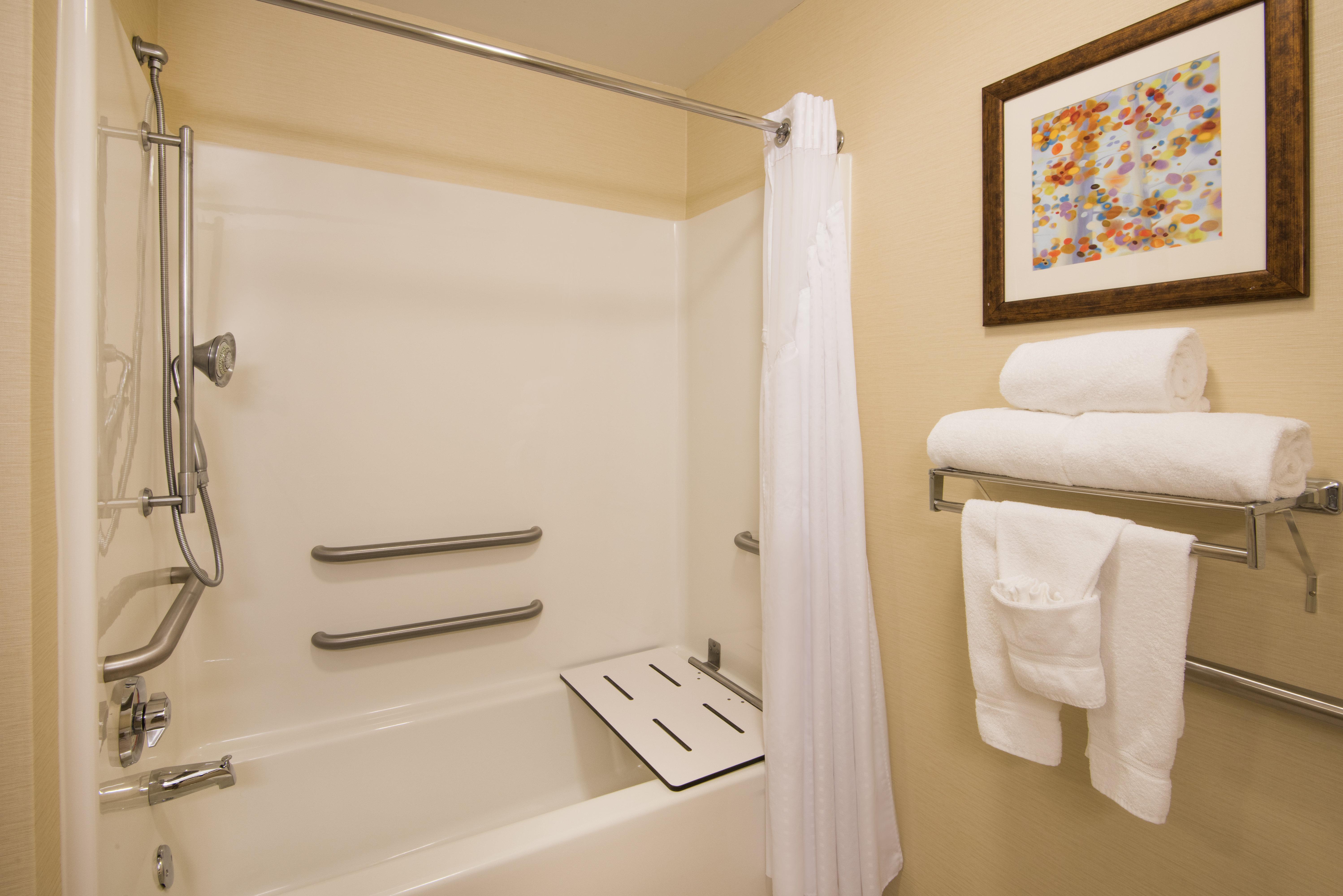 Holiday Inn Express & Suites - Sharon-Hermitage By Ihg West Middlesex Exterior foto