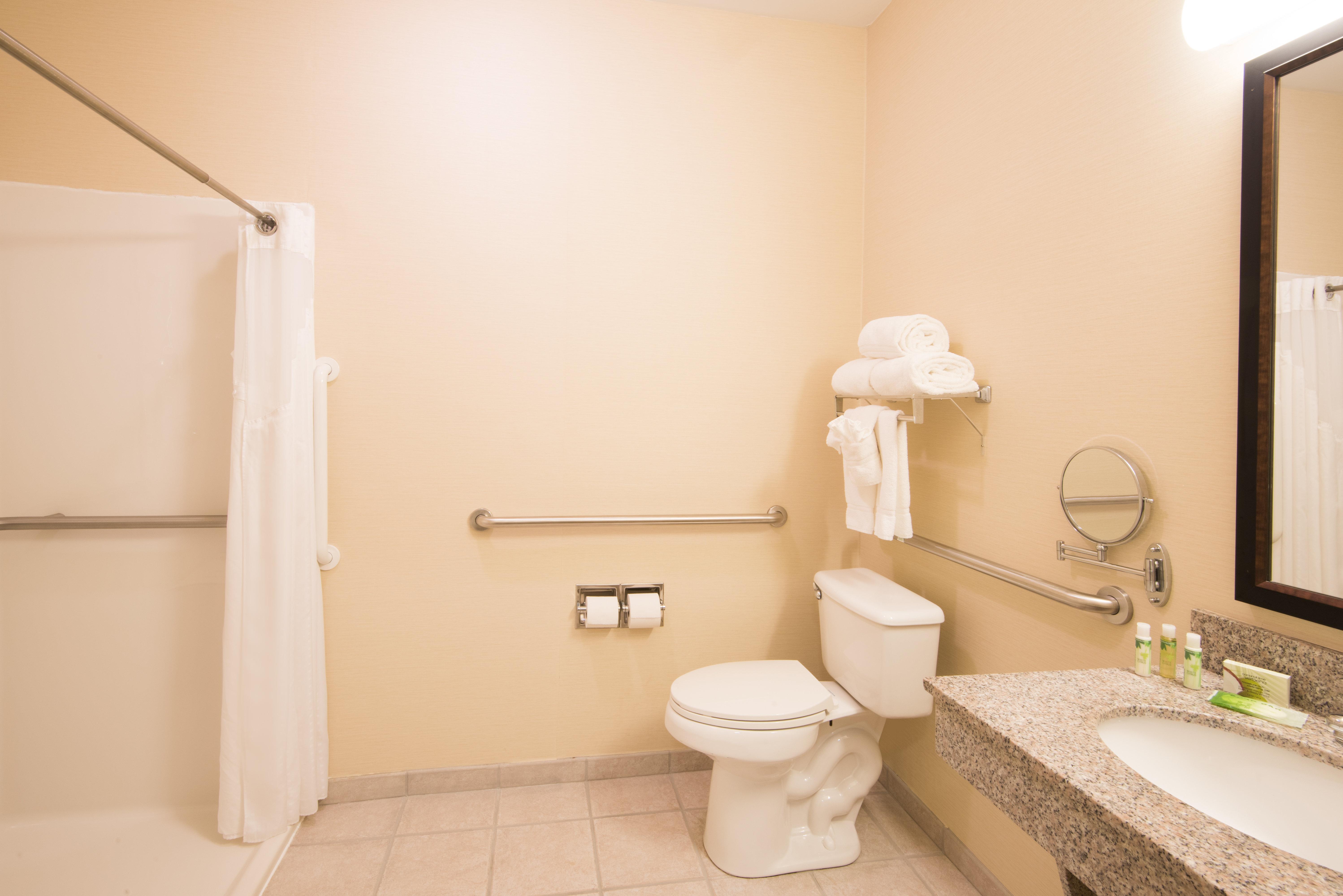 Holiday Inn Express & Suites - Sharon-Hermitage By Ihg West Middlesex Exterior foto
