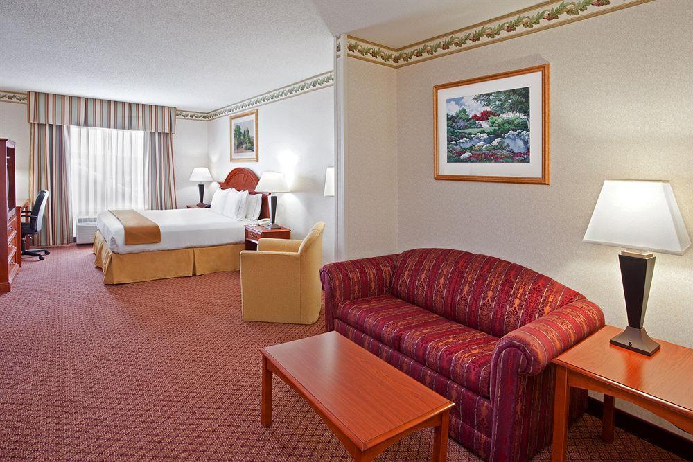 Holiday Inn Express & Suites - Sharon-Hermitage By Ihg West Middlesex Exterior foto